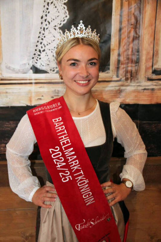 Barthelmarktkönigin 2024 Louisa Höhnl